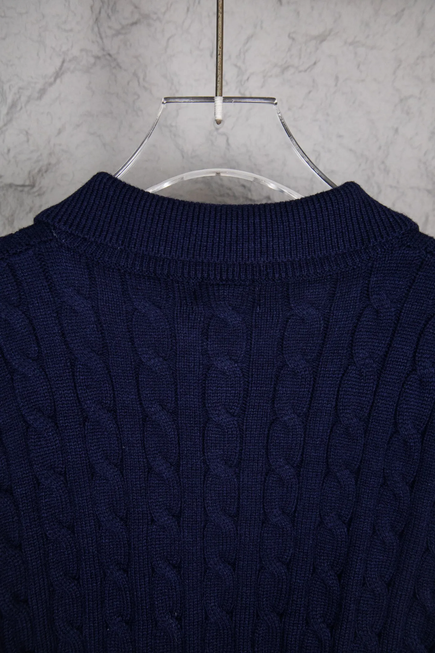 P240 Ralph Lauren 2025ss new twist sweater button cardigan. The fabric is made of imitation cashmere fabric. A full set of customized accessories. The highest version on the market. Color: Navy blue, black, white and gray. Size: S-XL.